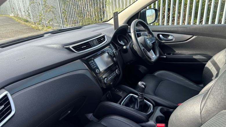 Nissan Qashqai 1.2 DiG-T Tekna 5dr Petrol Hatchback